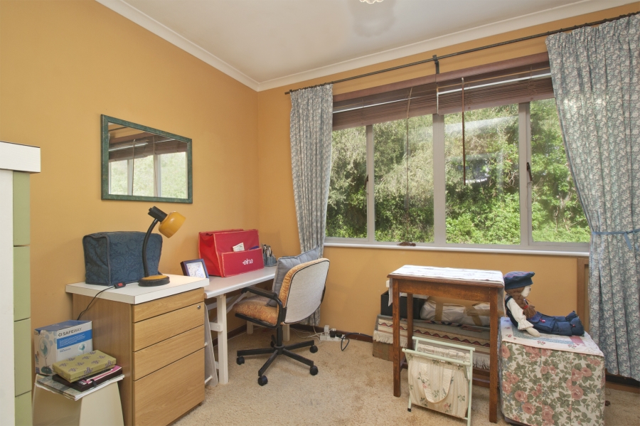 To Let 3 Bedroom Property for Rent in Glencairn Western Cape